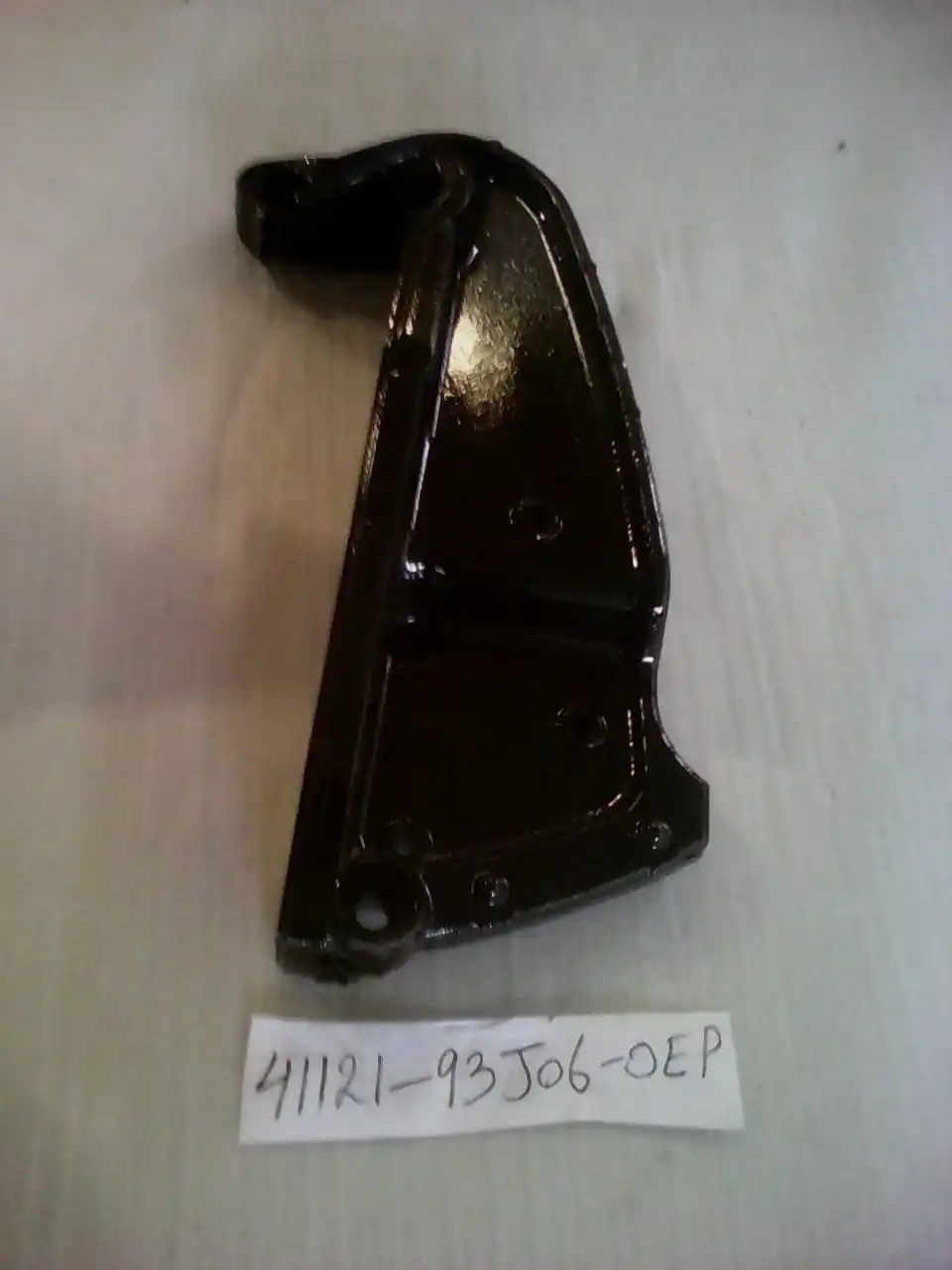 BRACKET,CLAMP PORT 41121-93J06-0EP FOR SUZUKI OUTBOARDS