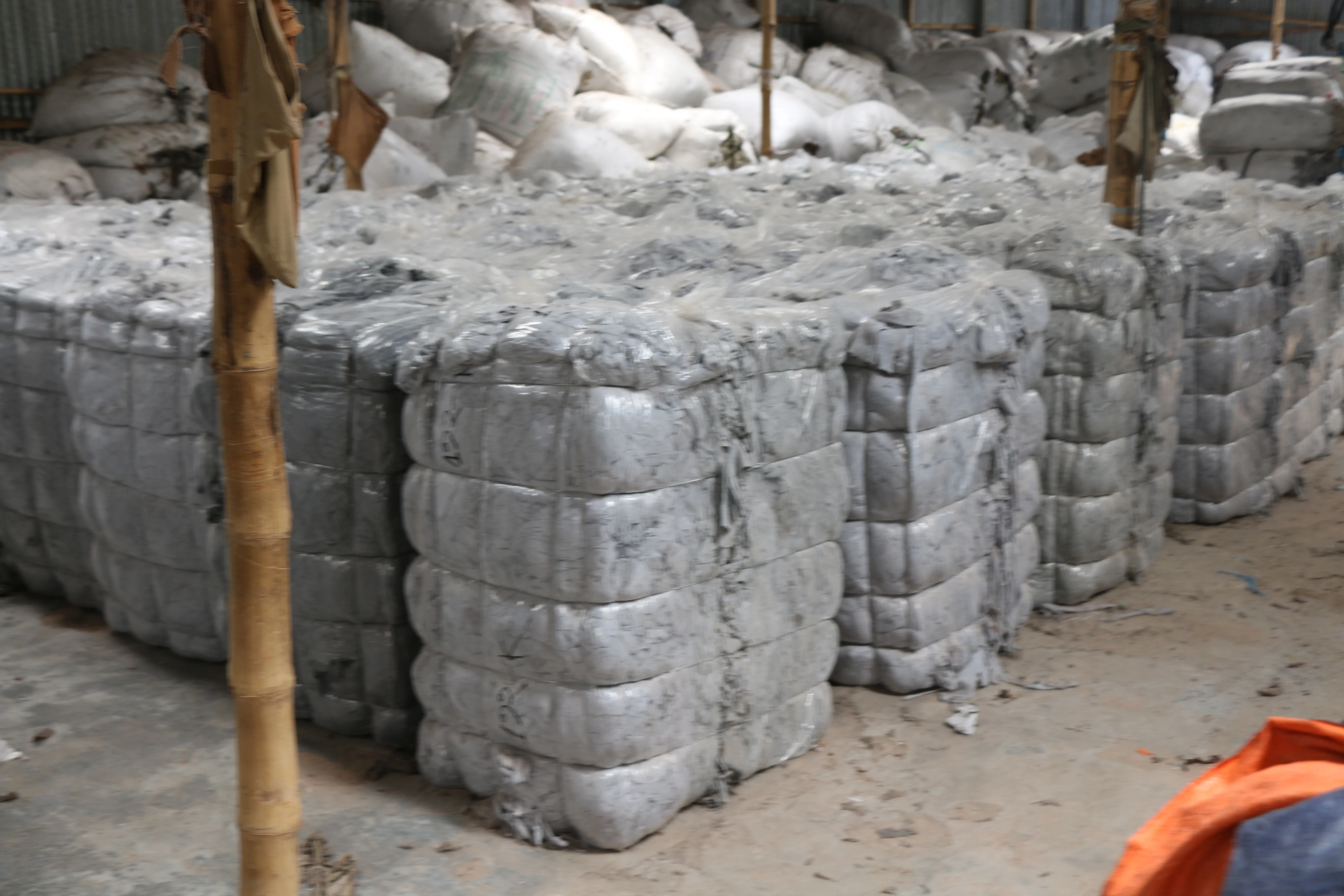 Industrial Gray Melange Color Recycled Knit Fabric Waste Supplier from Bangladesh garments waste fabric clips
