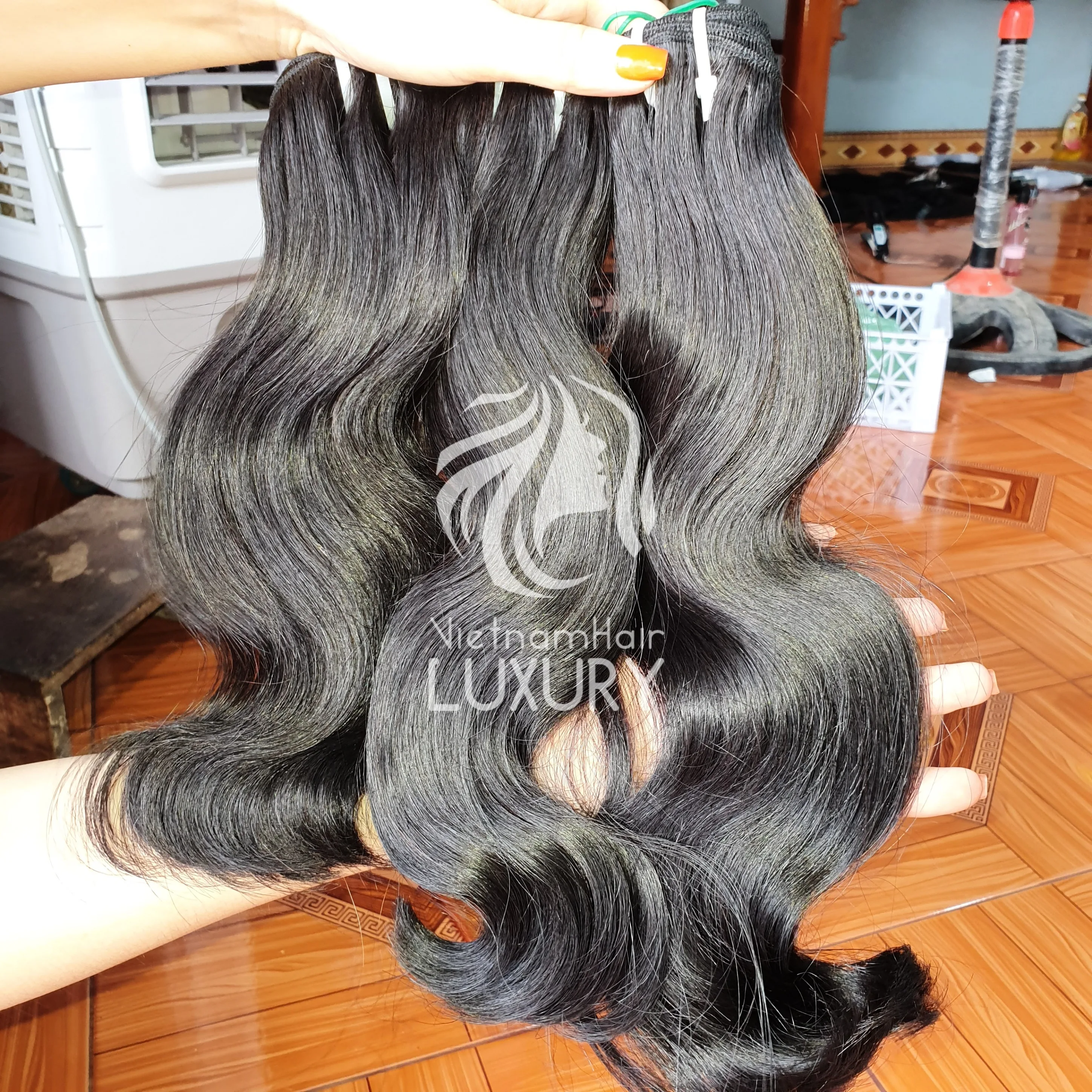 Оптовая продажа натуральные волнистые волосы вьетнамские человеческие