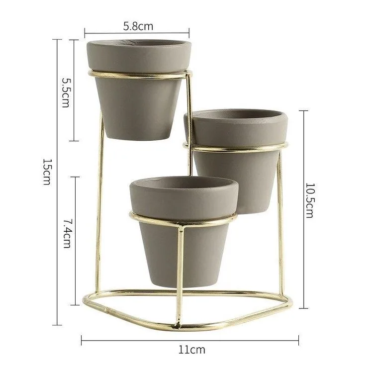 Classic Design Flower Vase With High Quality Retro Gold Iron Metal Vase Antique Finishing Design Desktop Flower Vase