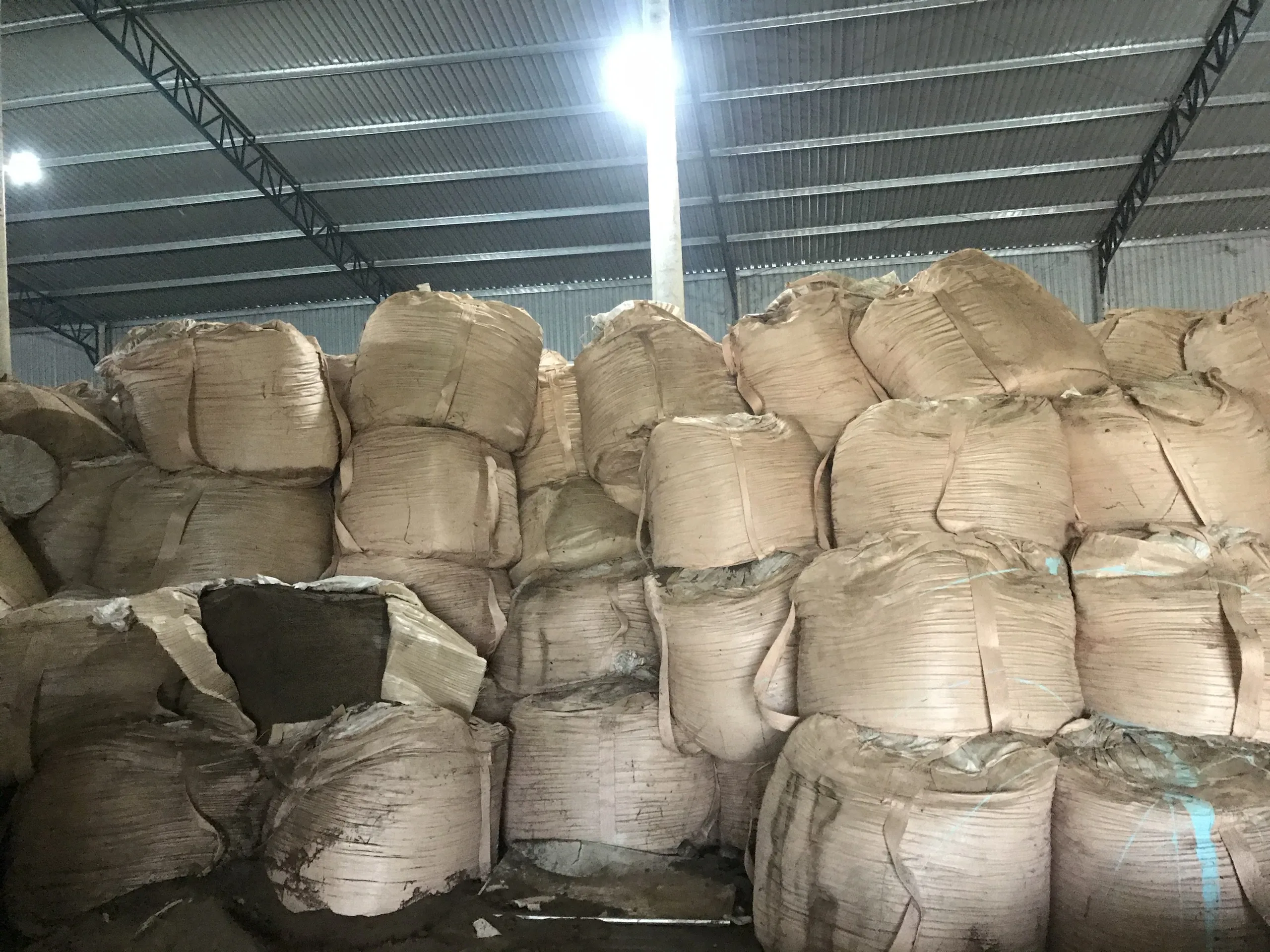 Organic Fetilizer Made in Vietnam/ Organic fertilizer 45 OM, NPK 6-6-6