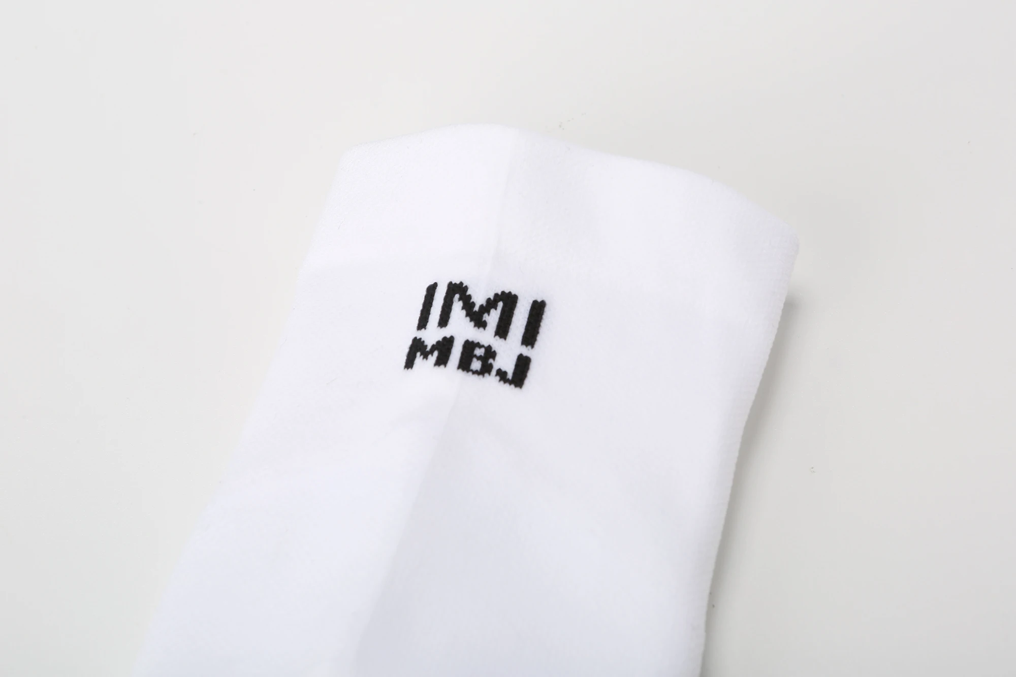 Спортивные Компрессионные носки белого и черного цвета