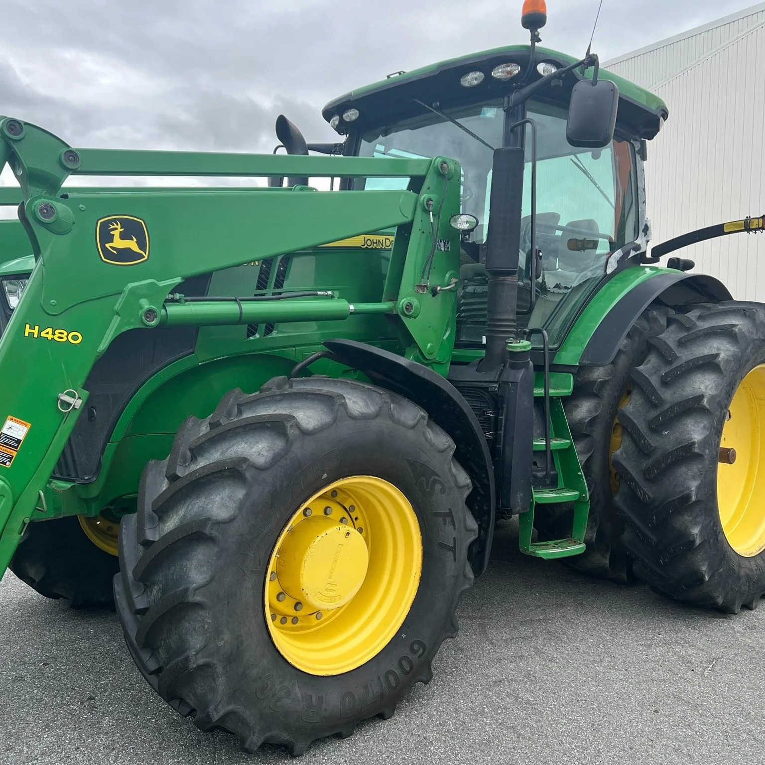 Доступный трактор john deer 170hp