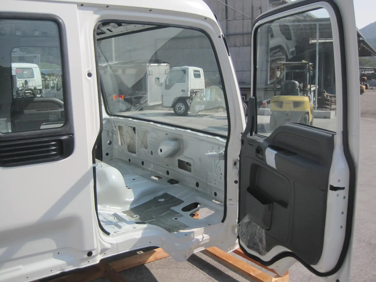 Japanese Genuine ISUZU Steel Parts Superior Used Truck Cabin