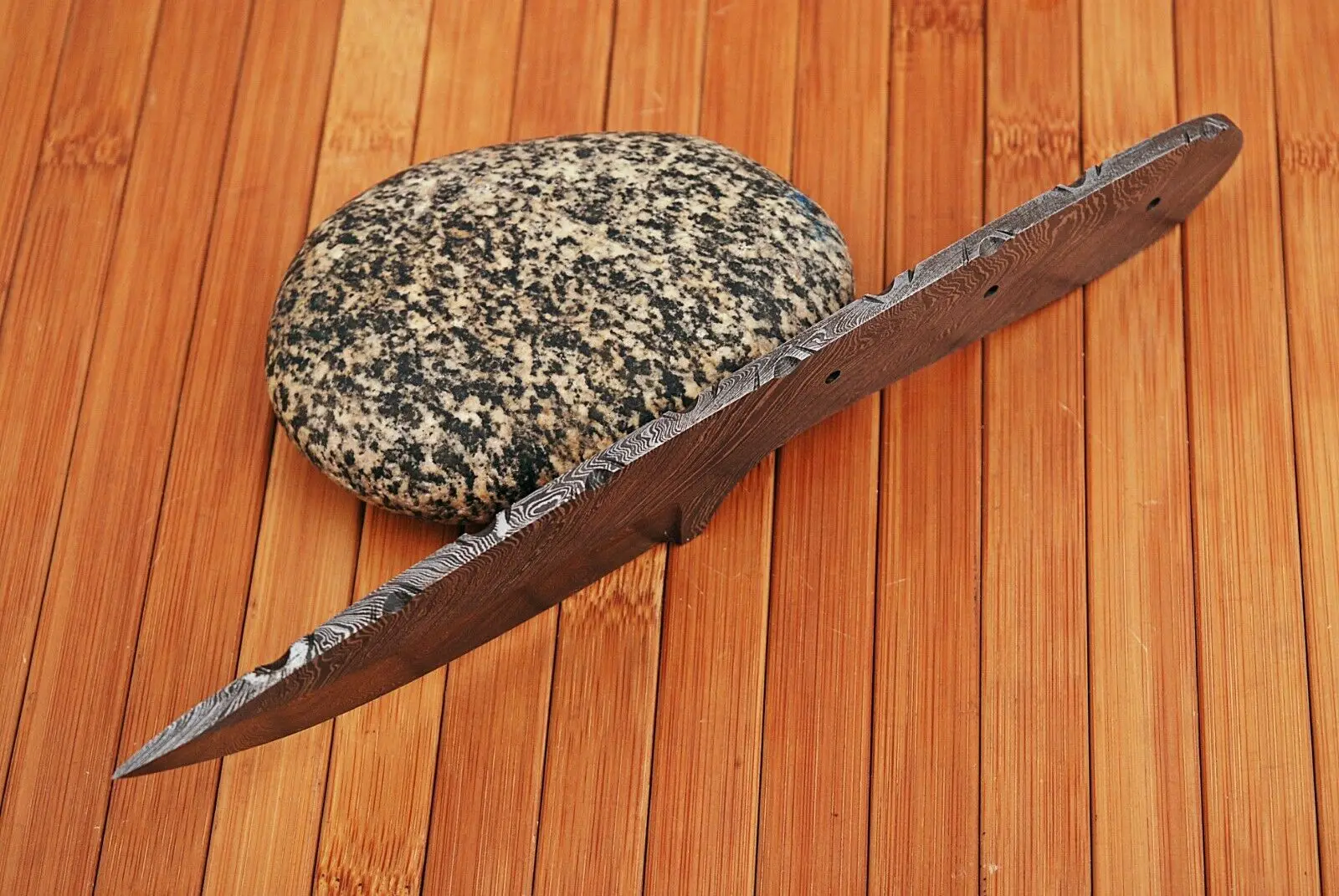 
Custom handmade Damascus steel hunting knife Fixed BLADE Blade knives making Whole sale knives Hand forge 