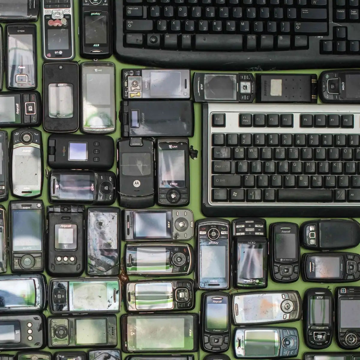 
Electronics Scrap /Electronic Mobile phone Scrap and Computer Ram Scrap/Ceramic Computer CPU Scrap 