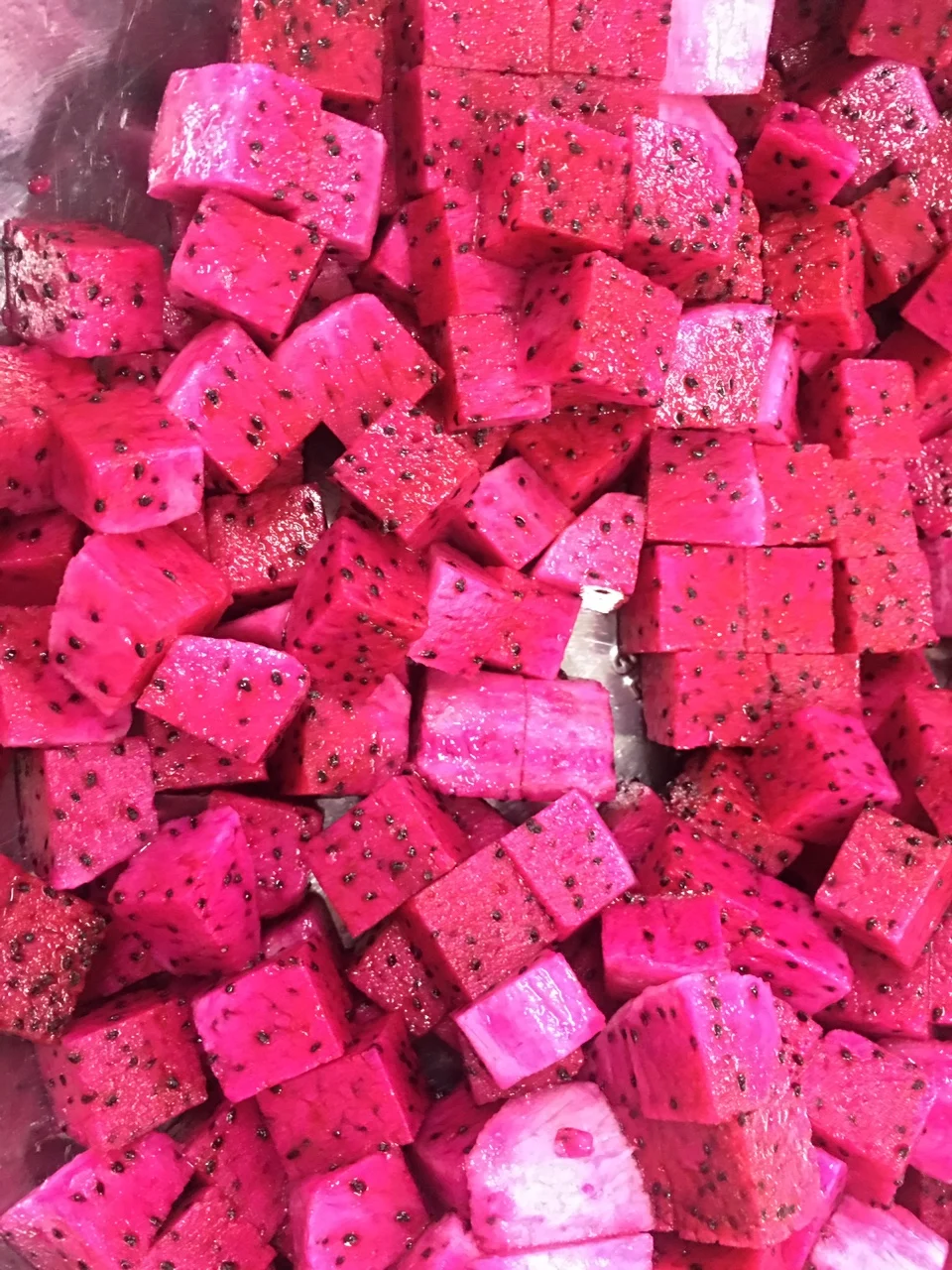 Hot Selling OEM Global Gap Certificate IQF Red Dragon Fruit Dice Water Preservation Process Frozen Pitaya Dices from Vietnam