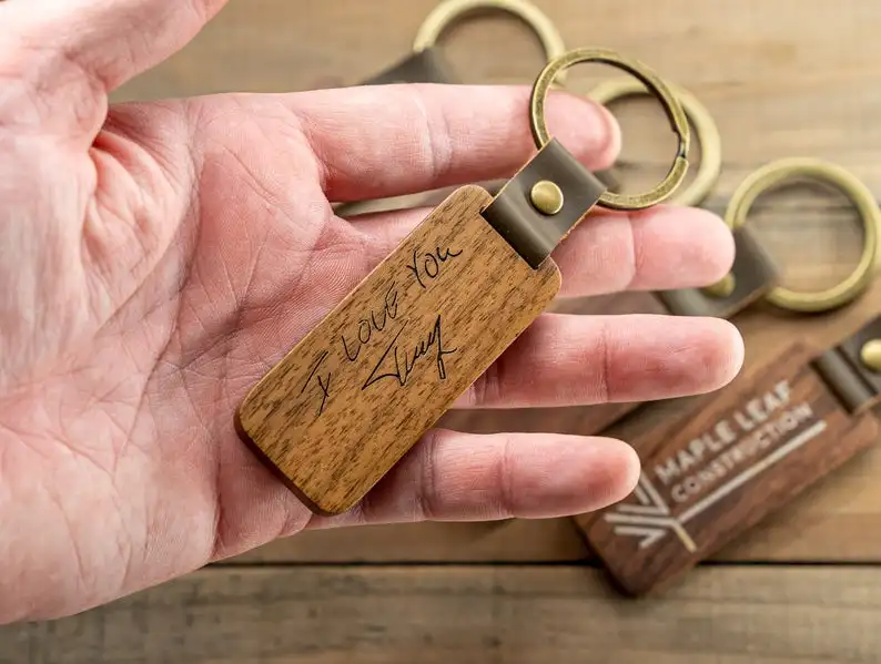 
Plain Wooden Keychain Advertising gifts Customized Engravings acceptable 