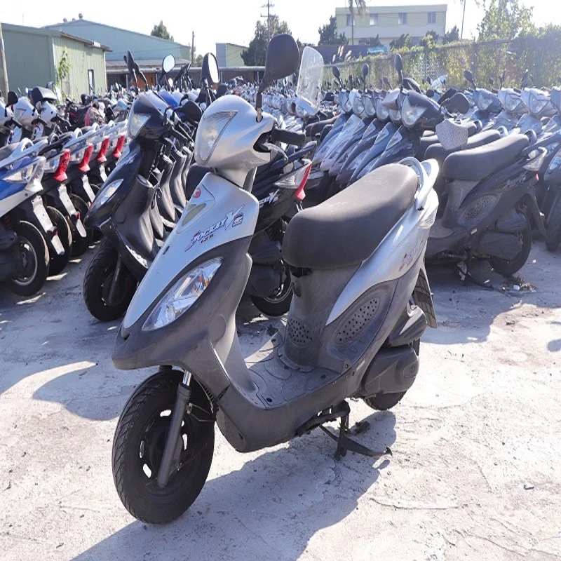 Подержанный скутер Kymco V2 125cc, мотоцикл, Тайвань