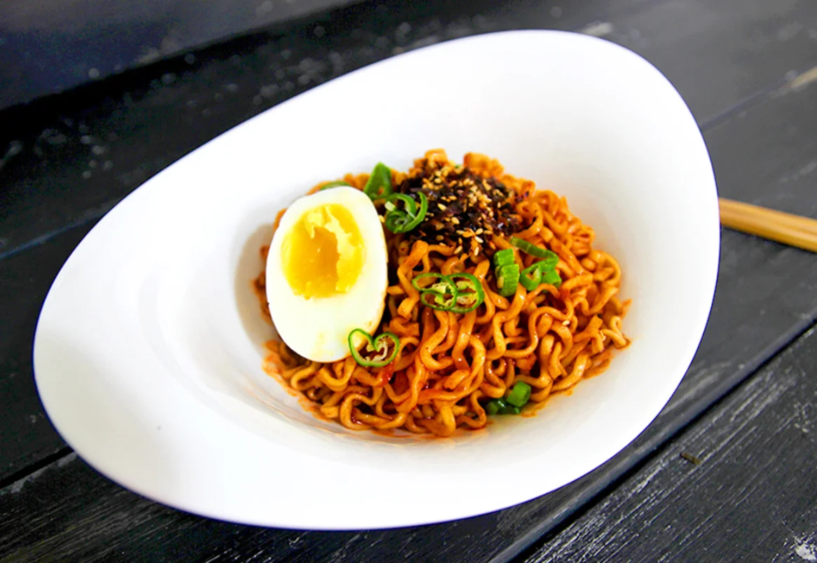 
Korean Food Instant Noodle Buldak Bokkeum-myun Hot Chicken Noodle Large Cup 105g 16EA 