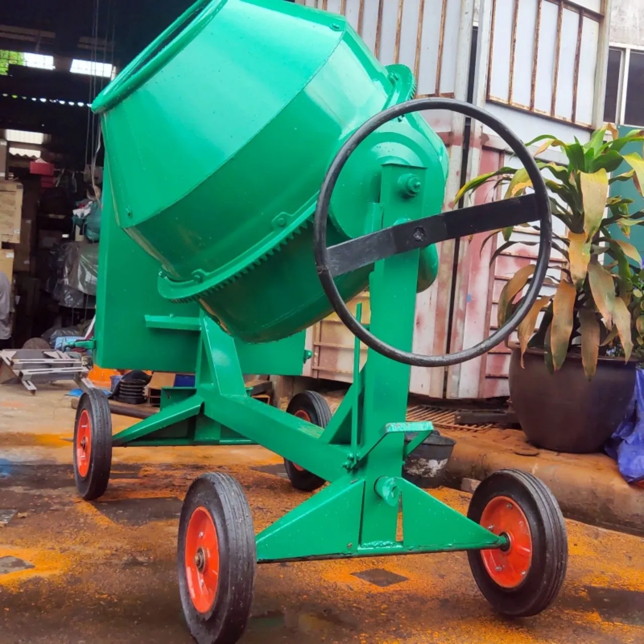 Vietnam concrete mixer small capacity 250L, 350L, 450L drum thickness 2.8mm 3.0mm yellow red color hot design three four wheels