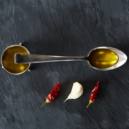 
Italian extra vergine Olive Oil with garlic and chilli 250ml 