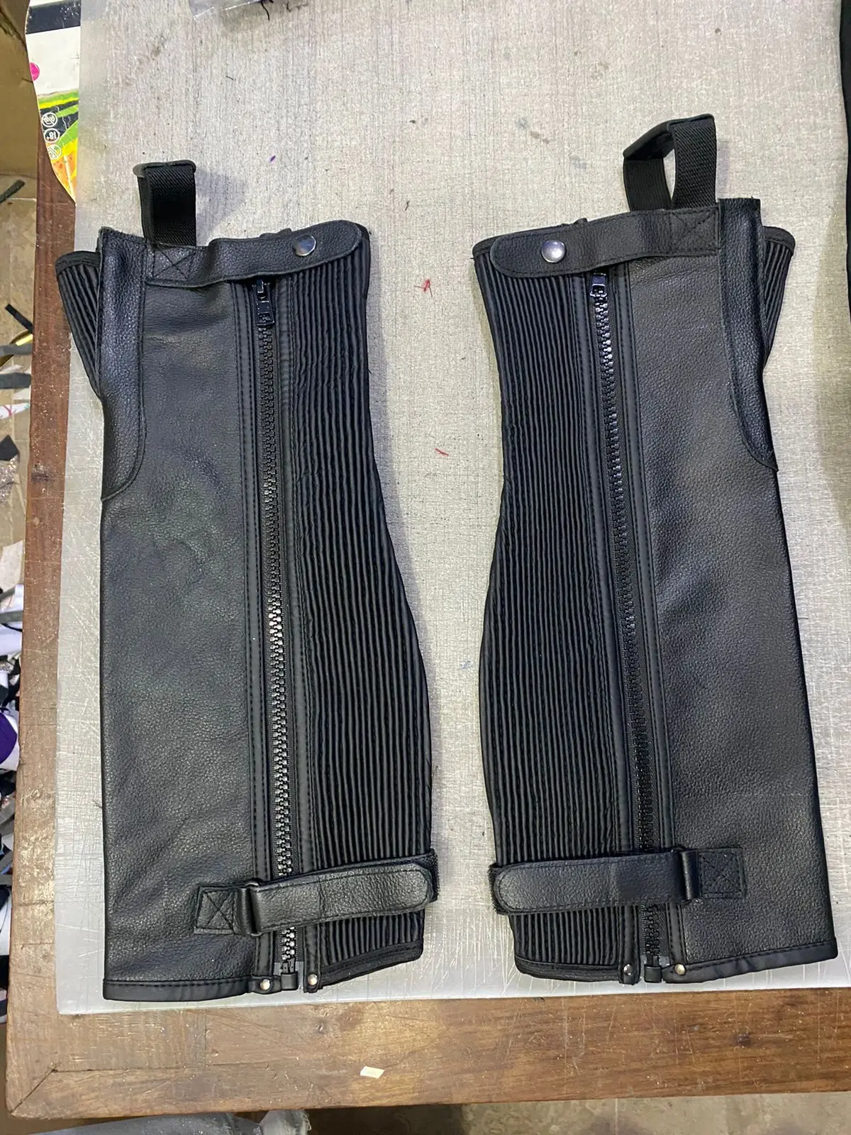 High Quality Horse Riding Half Chaps Adjustable Horse Riding Leather Chaps All Colors Women Custom Genuine Leather Comfortable