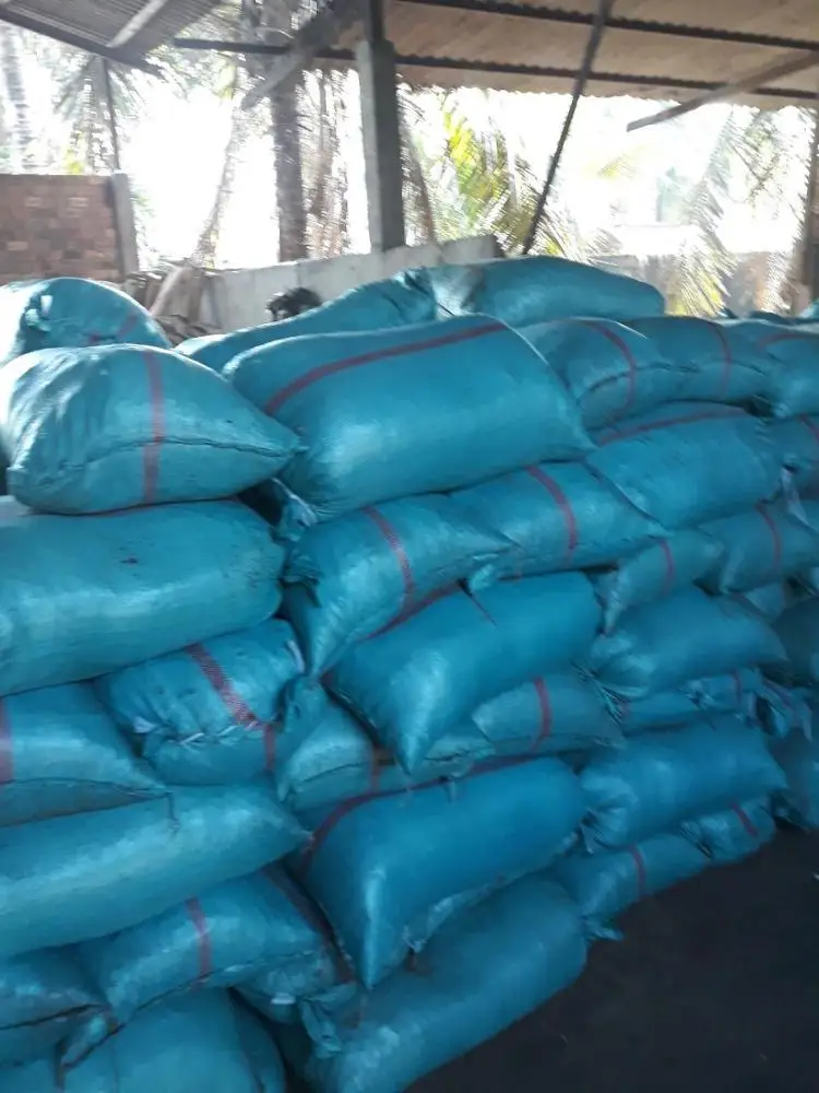 CHEAP PRICE EXPELLER COPRA CAKE/COCONUT MEAL FOR FEEDING ANIMALS AGENAS