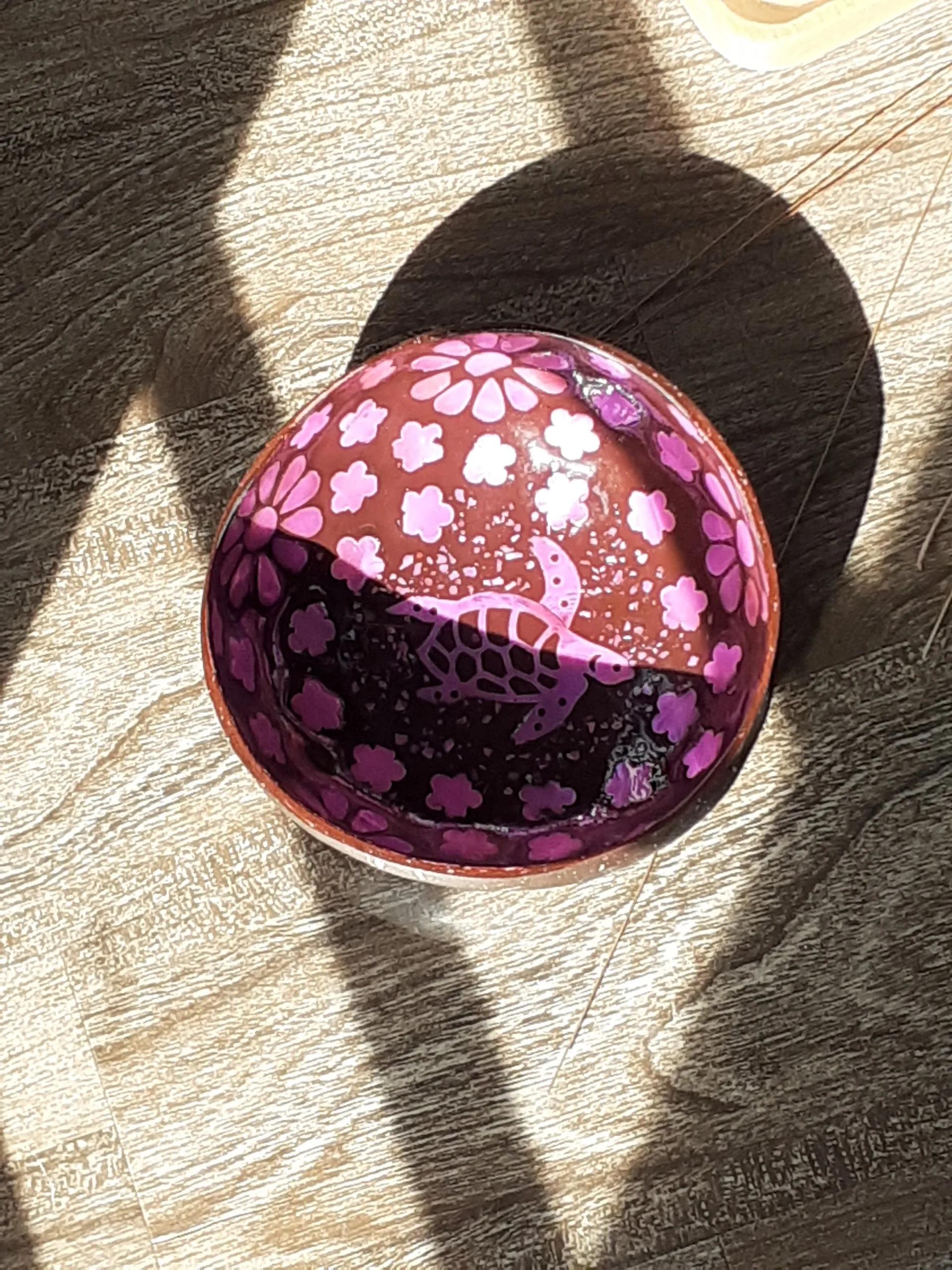 Vietnamese cheap animal pattern coconut bowl shell set of 2 - coconut bowl with mother of pearl inlay with ebony spoon