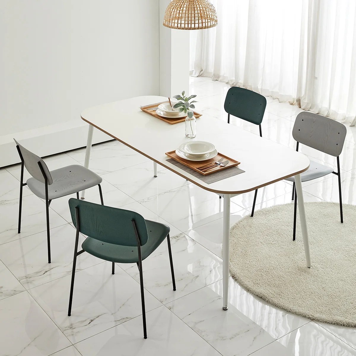 Modern Simple White Edge Stripe Top White Steel Frame Rectangular White Dining table set