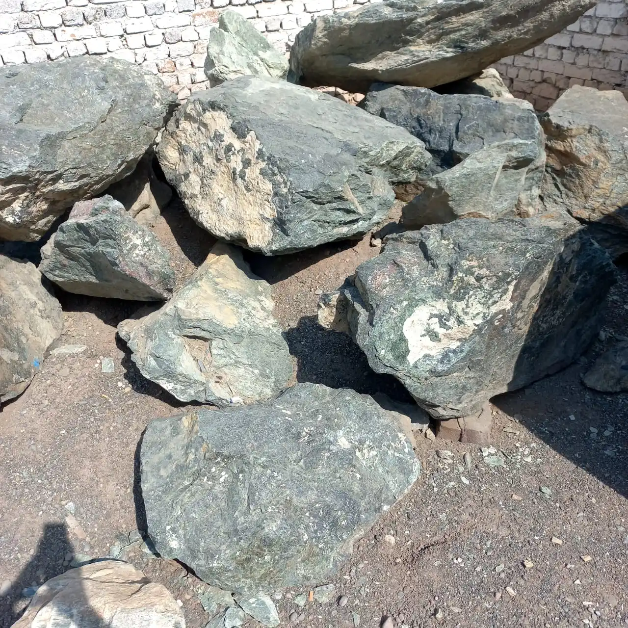 Натуральный нефритовый нефрит из Пакистана с бесплатной доставкой по всему миру