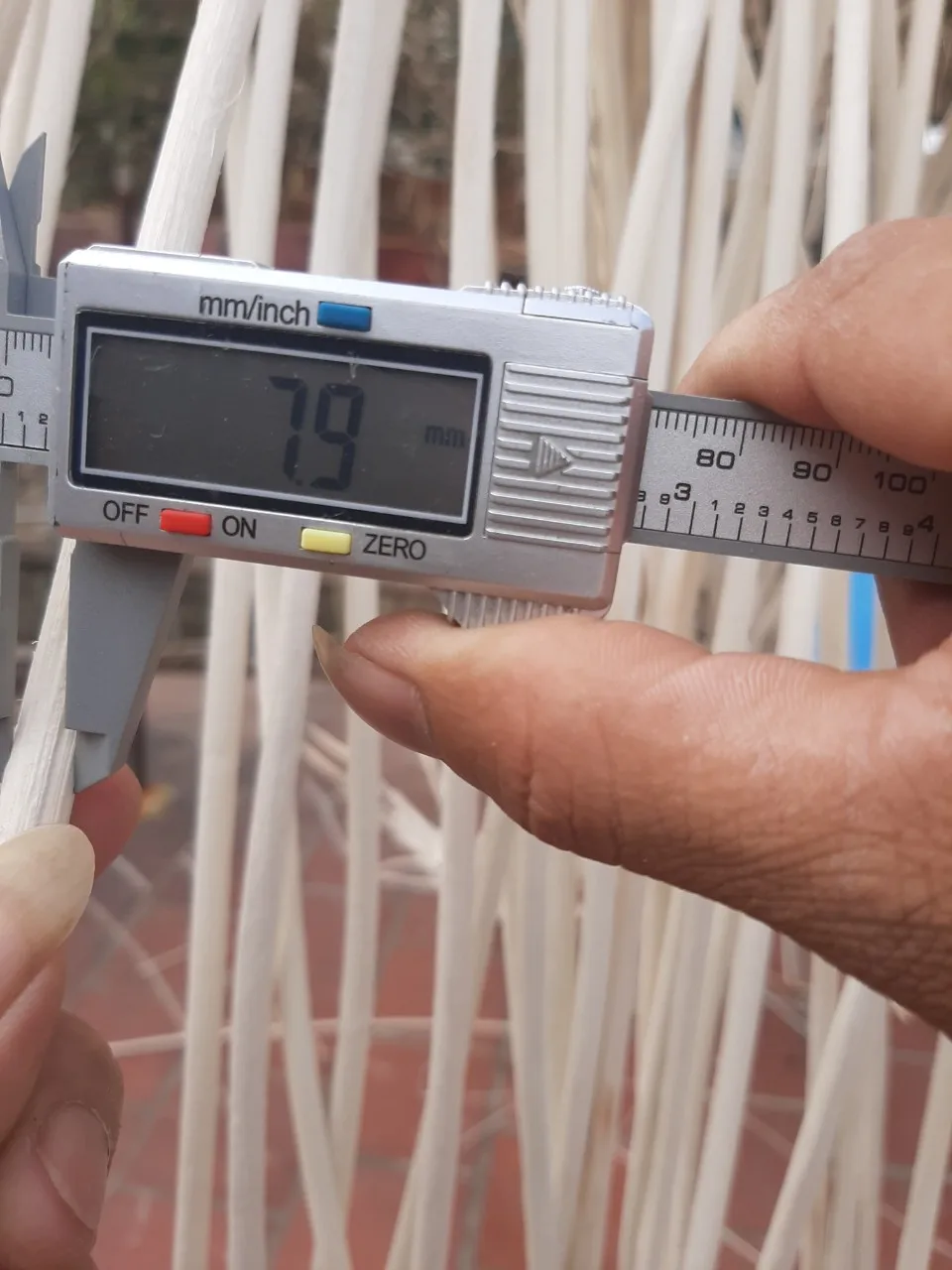 Вьетнамский натуральный круглый ротанговый материал/полированный плоский сердечник для изготовления мебели рукоделия плетеного ремесла индийского рынка