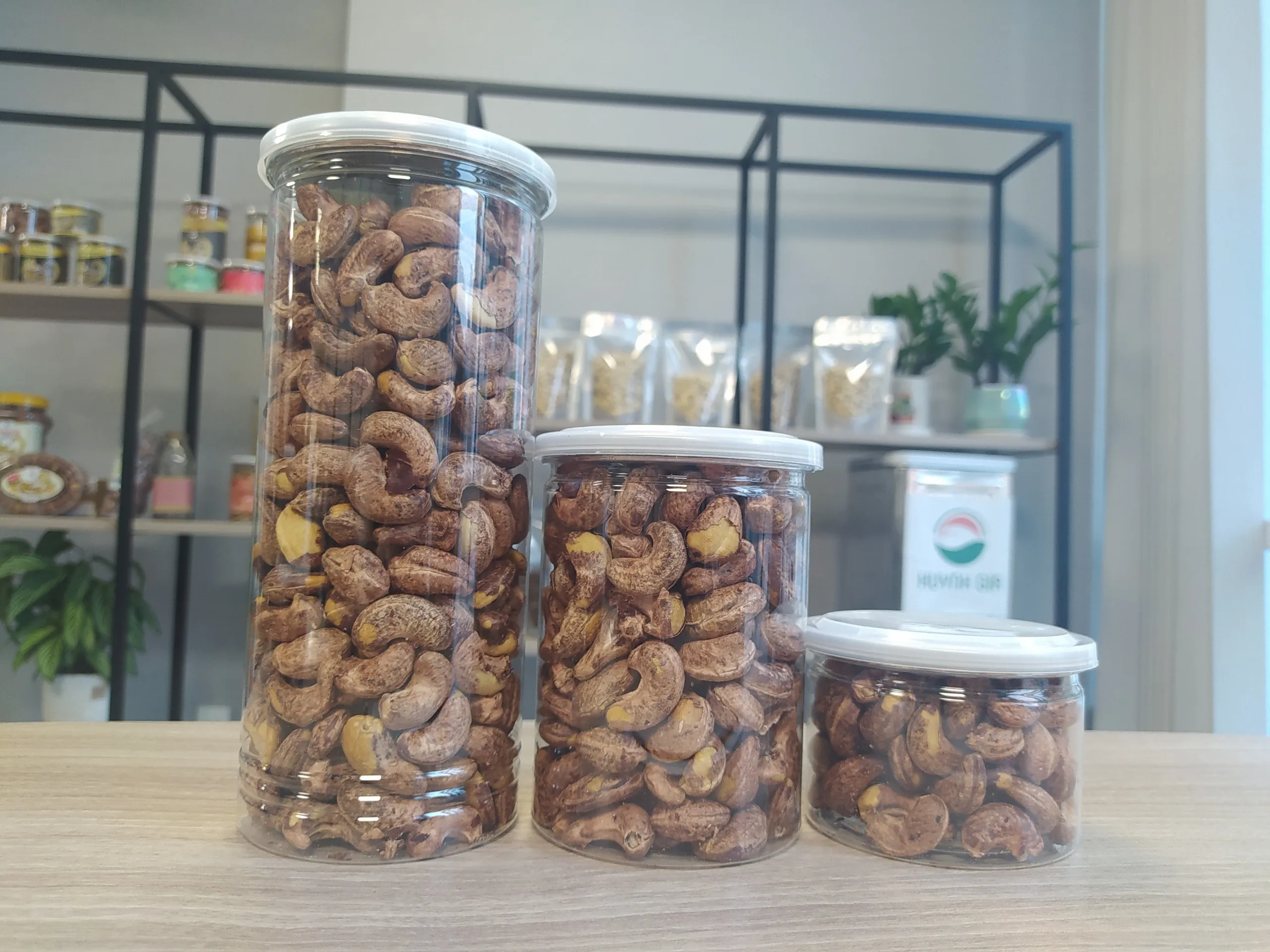 HIGHEST GRADE Roasted Salted Cashew Nuts WW240 - WITH SKIN - from Vietnam - HUYNH GIA AGRI JSC