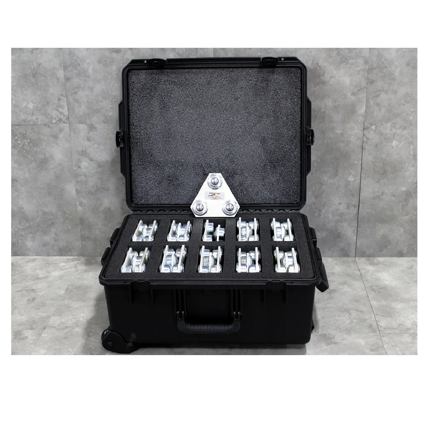 
allows you to easily keep track of your inventory Speed Skate Heavy Duty Case w/ Wheels 