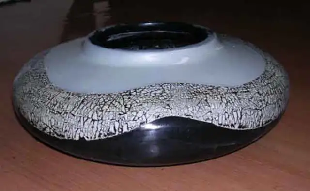 
Lacquer ceramic vase with three-tone colour 