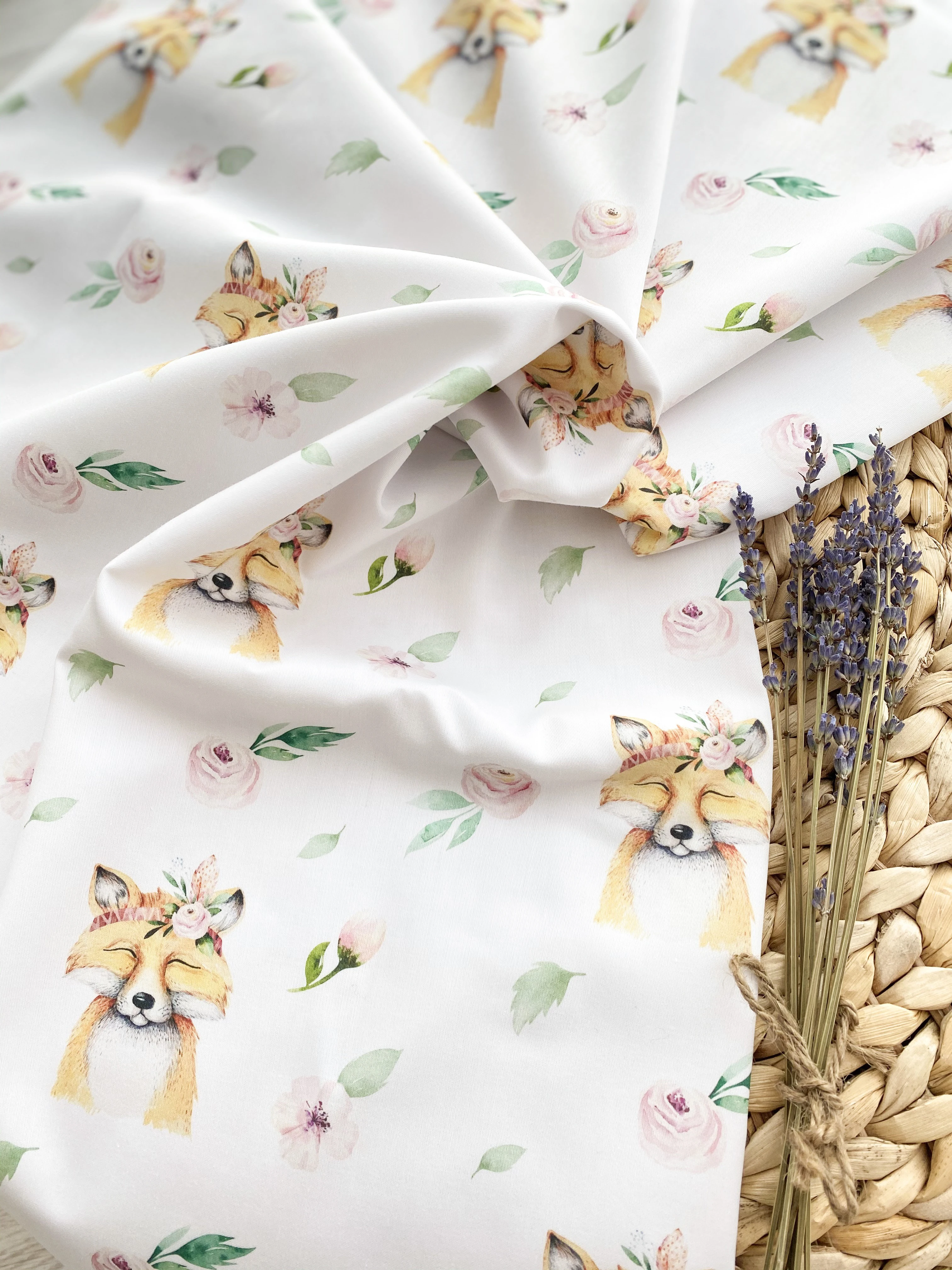 Premium Quality Durable, Smooth and Durable Material Density 140g / sq.m Satin Cotton 100% Printing Service