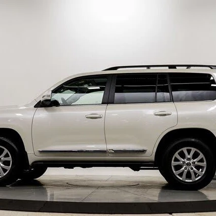 
TOY0TA LANDCRUISER NEWLY USED 