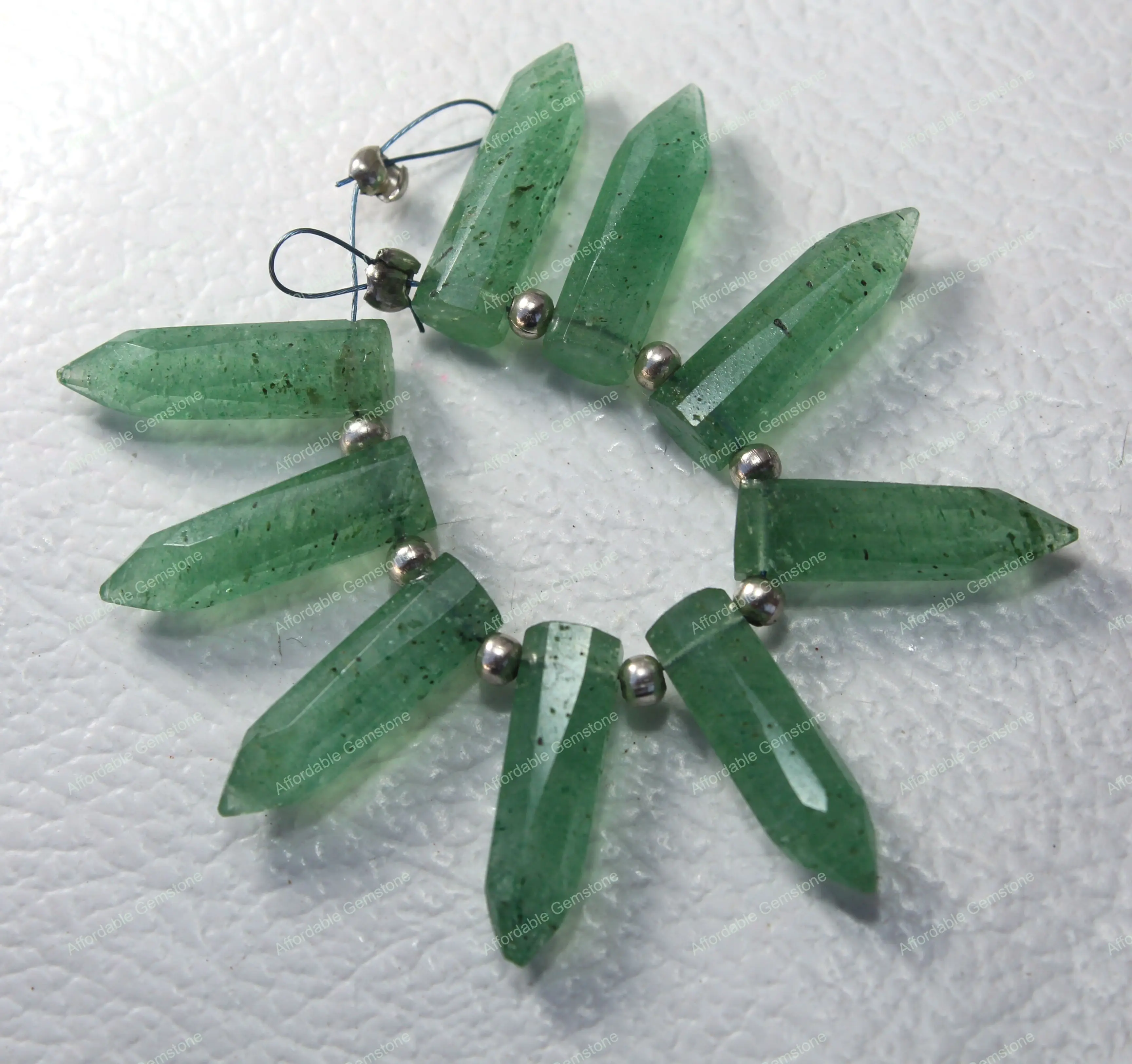 Натуральный зеленый карандаш в форме клубники граненые драгоценные камни ювелирные изделия драгоценный камень полированные размер 6x20 мм