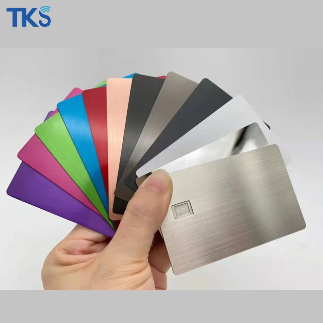 EMV чип слот металлическая Кредитная дебетовая карта с черной магнитной полосой и фирменной