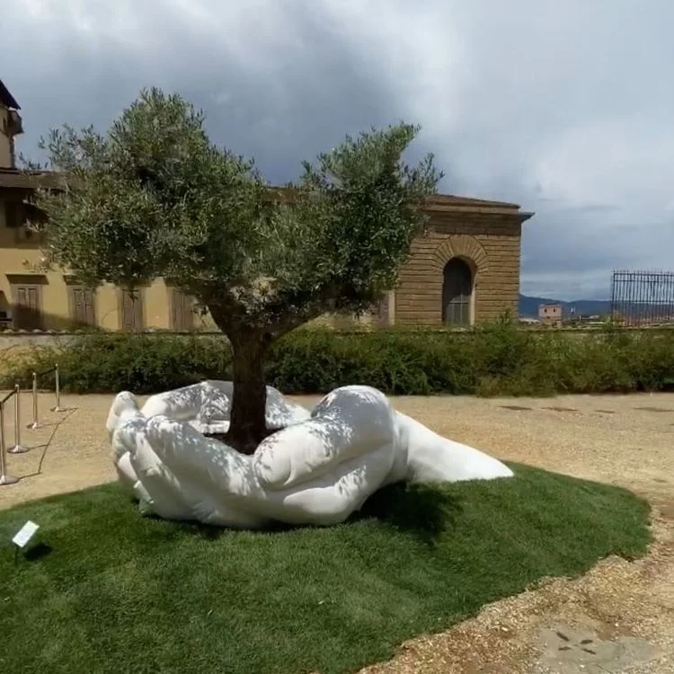 Outdoor Garden Decoration Giant Hands Holding an Olive Tree Sculpture for Sale