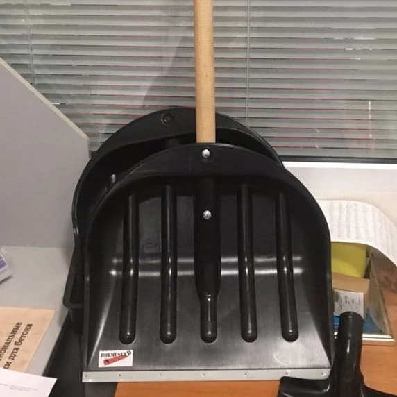 Top Price Tool Hot Sale Wood High Quality Plastic Snow SHOVEL