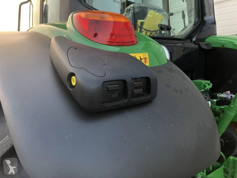 Купить б/у сельскохозяйственный трактор John Deere 6120 м на