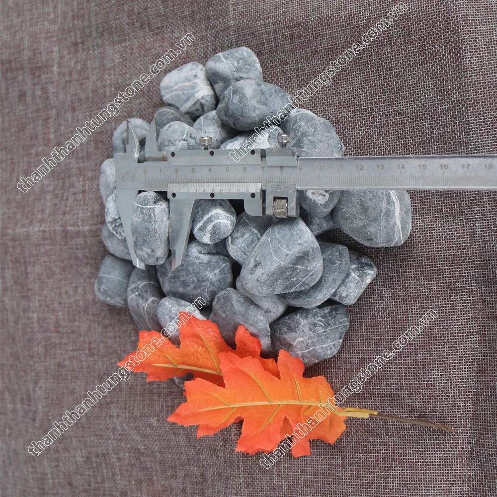 Exterior Decoration Vietnam Marble Chipping White Tumbled Marble Stone landscaping with beautiful color and Cheap polish