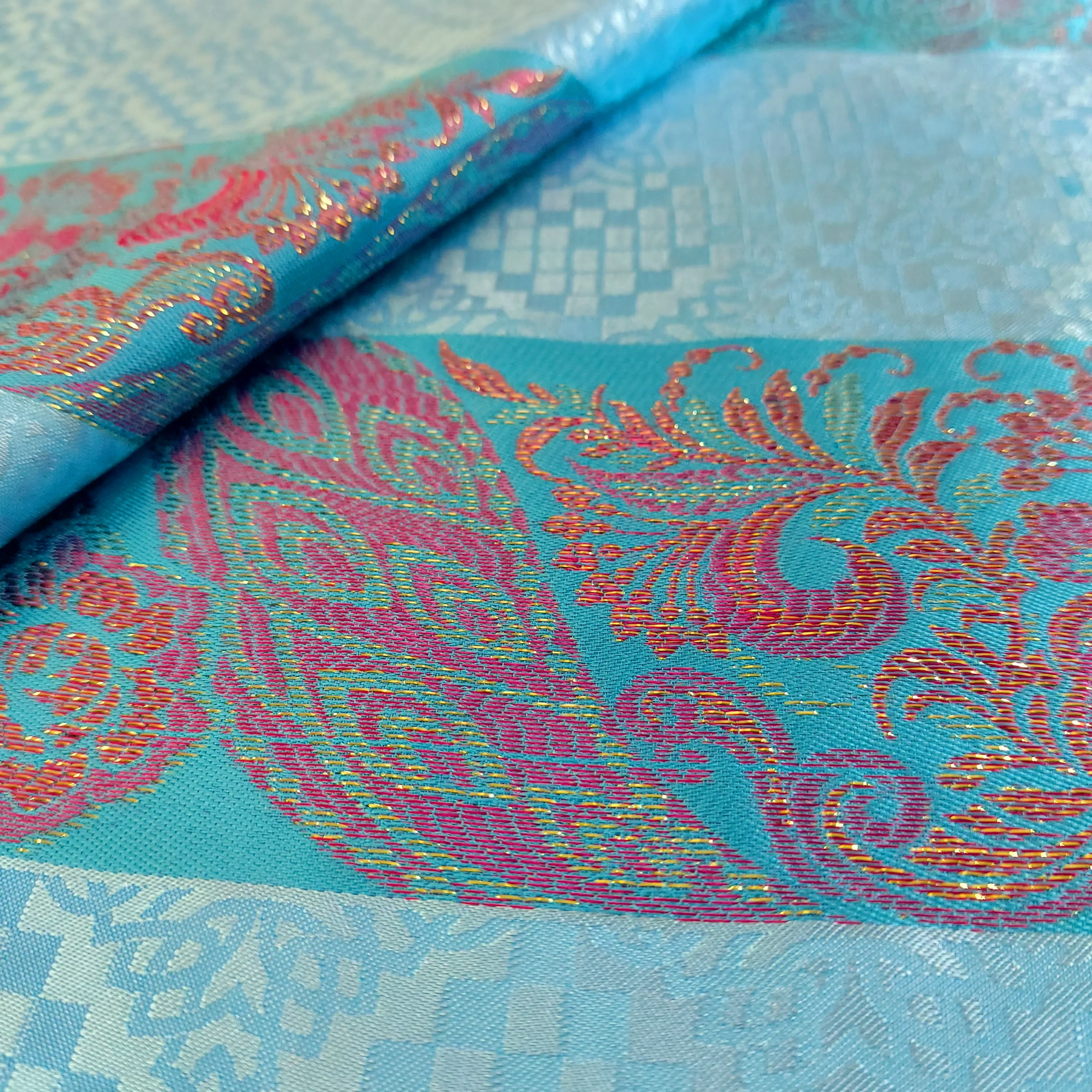 Wholesale Price Jacquard Satin Fabric With Metallic Batik Floral Motifs For Women Long Dress Balochi Kaftan Longyi Balochi K187B