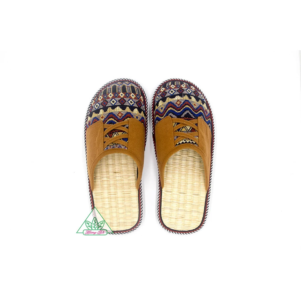 High Quality Hotel Slippers for Kids Good Price Linen with Logo Luxurious Disposable EVA Sole for Hotel Amenities Travel Use