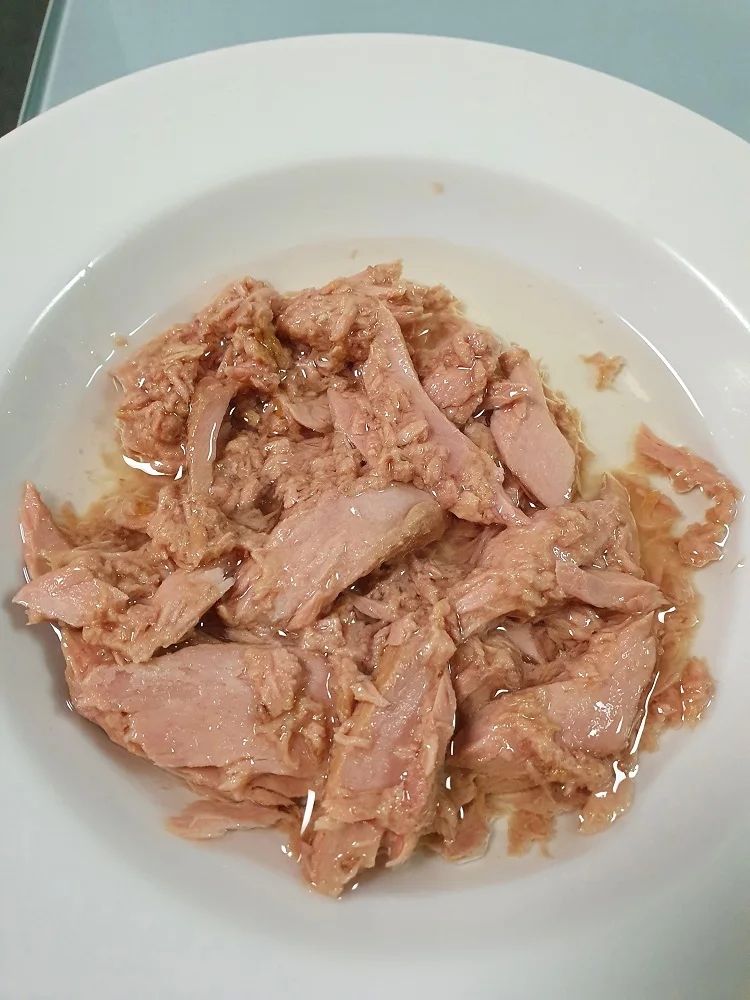  Лучшая цена консервированный тунец легкое мясо крупные хлопья тунца из