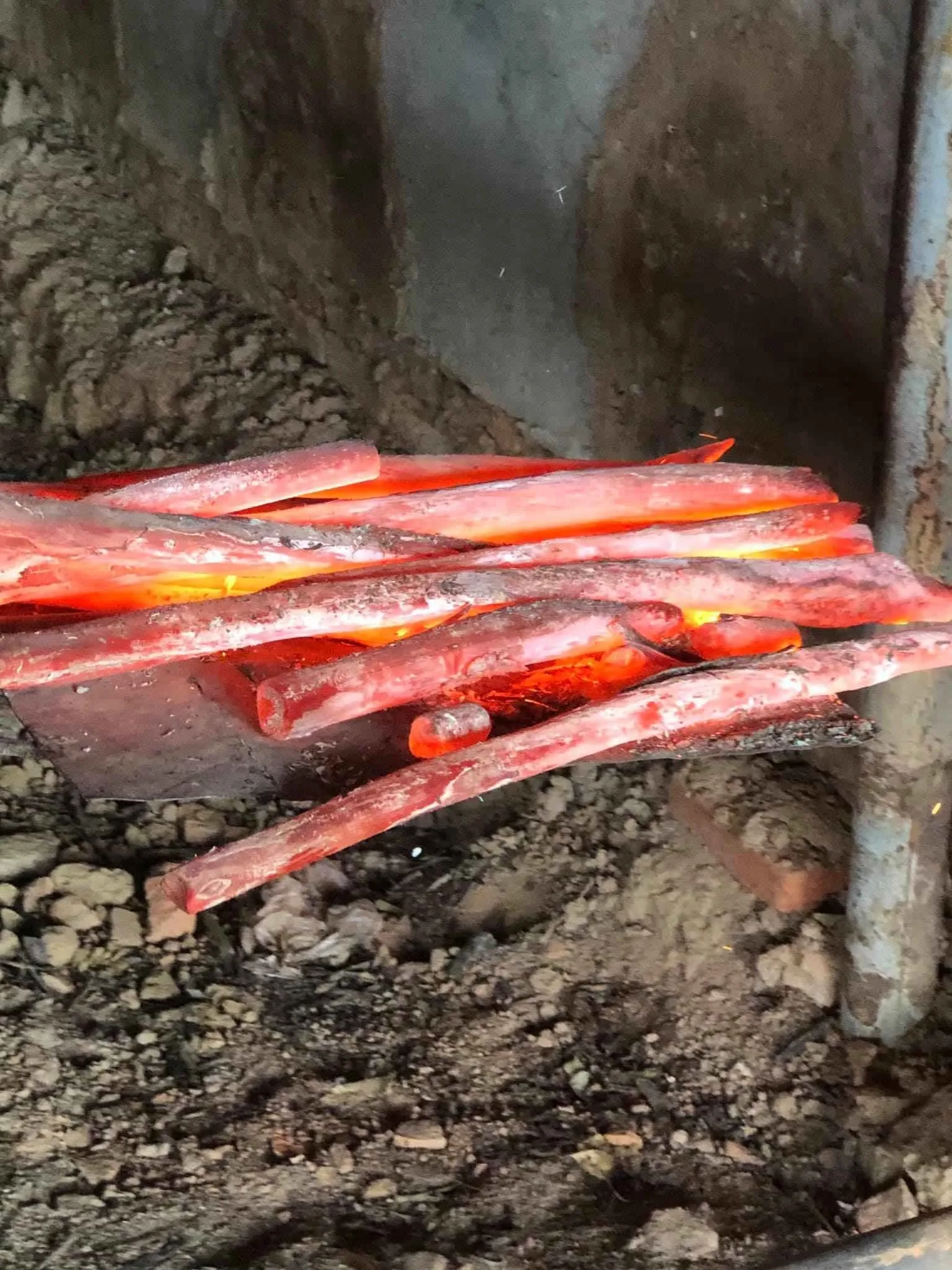 Белый древесный уголь из эвкалипта для японского