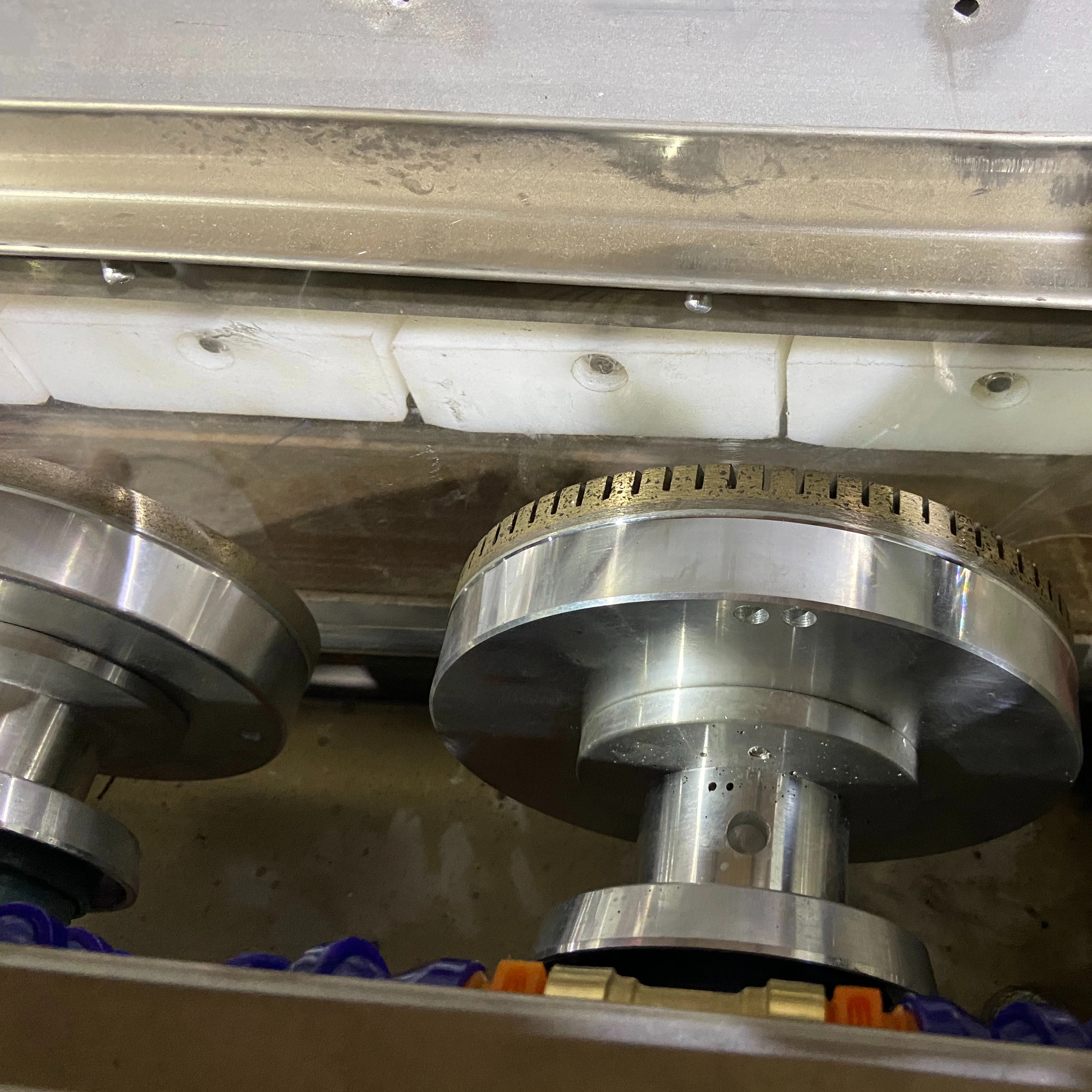 Машина для двойной резки стекла 15 м/мин производственная линия