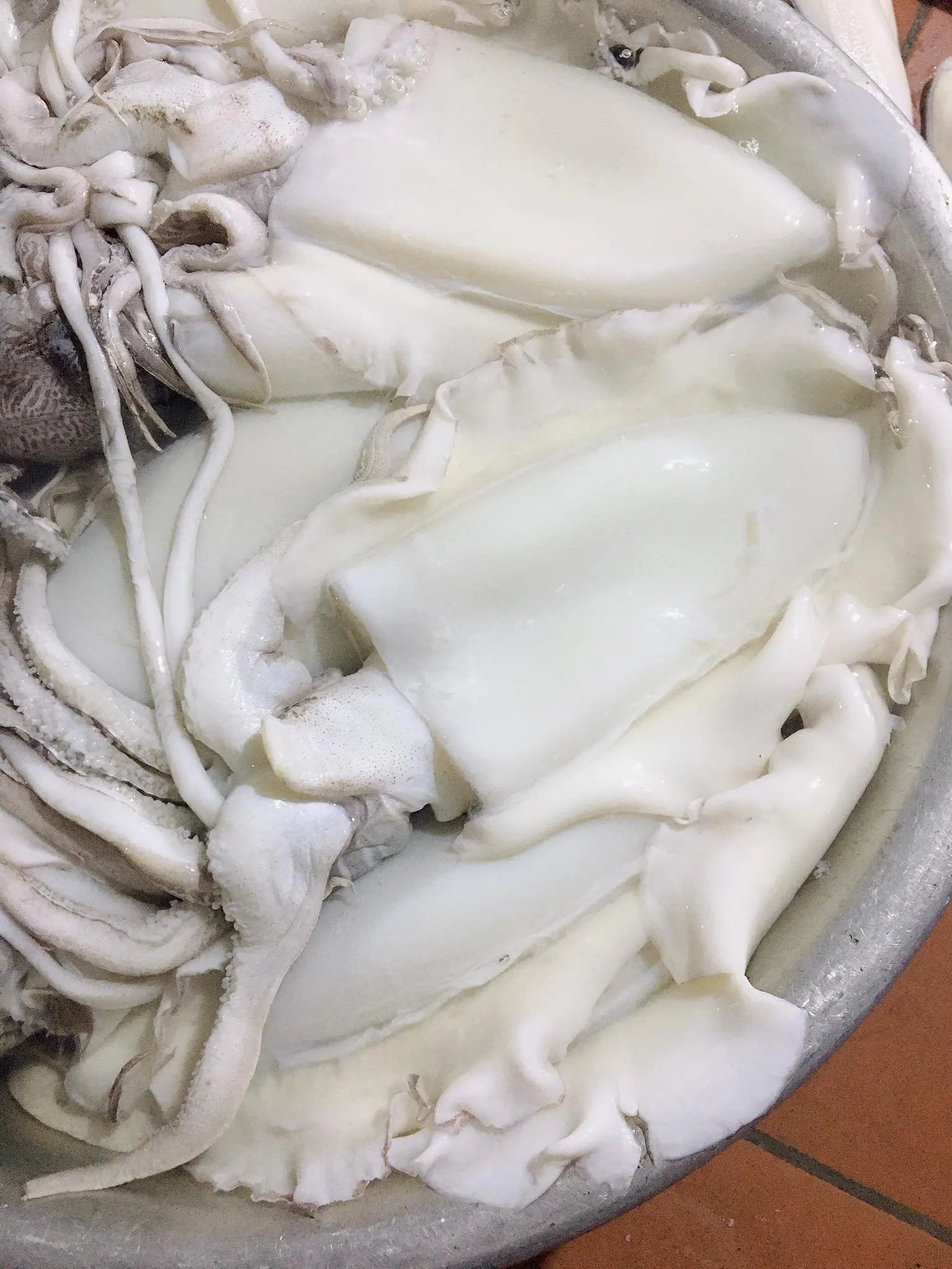  Вакуумная упаковка замороженных морских слепков класса А вьетнамский кальмар сырье естественный цвет