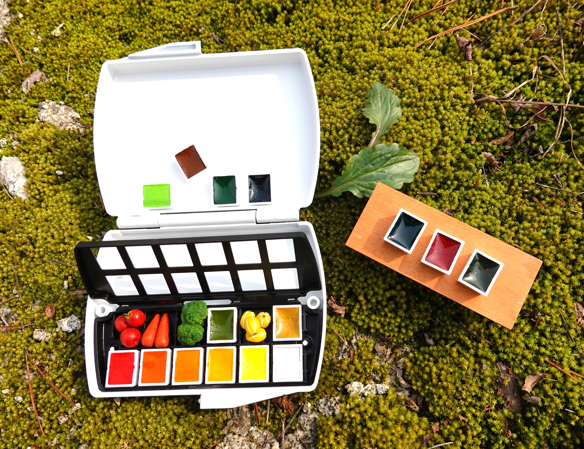 Mijello Triple Pans Watercolor Art Set 12, 24,48  colors, Watercolor Palette with Three Innovation Features