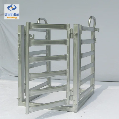 2021 New Product Highly Durable Frame Draft Head for Sheep Yard Livestock with Tumble Gate