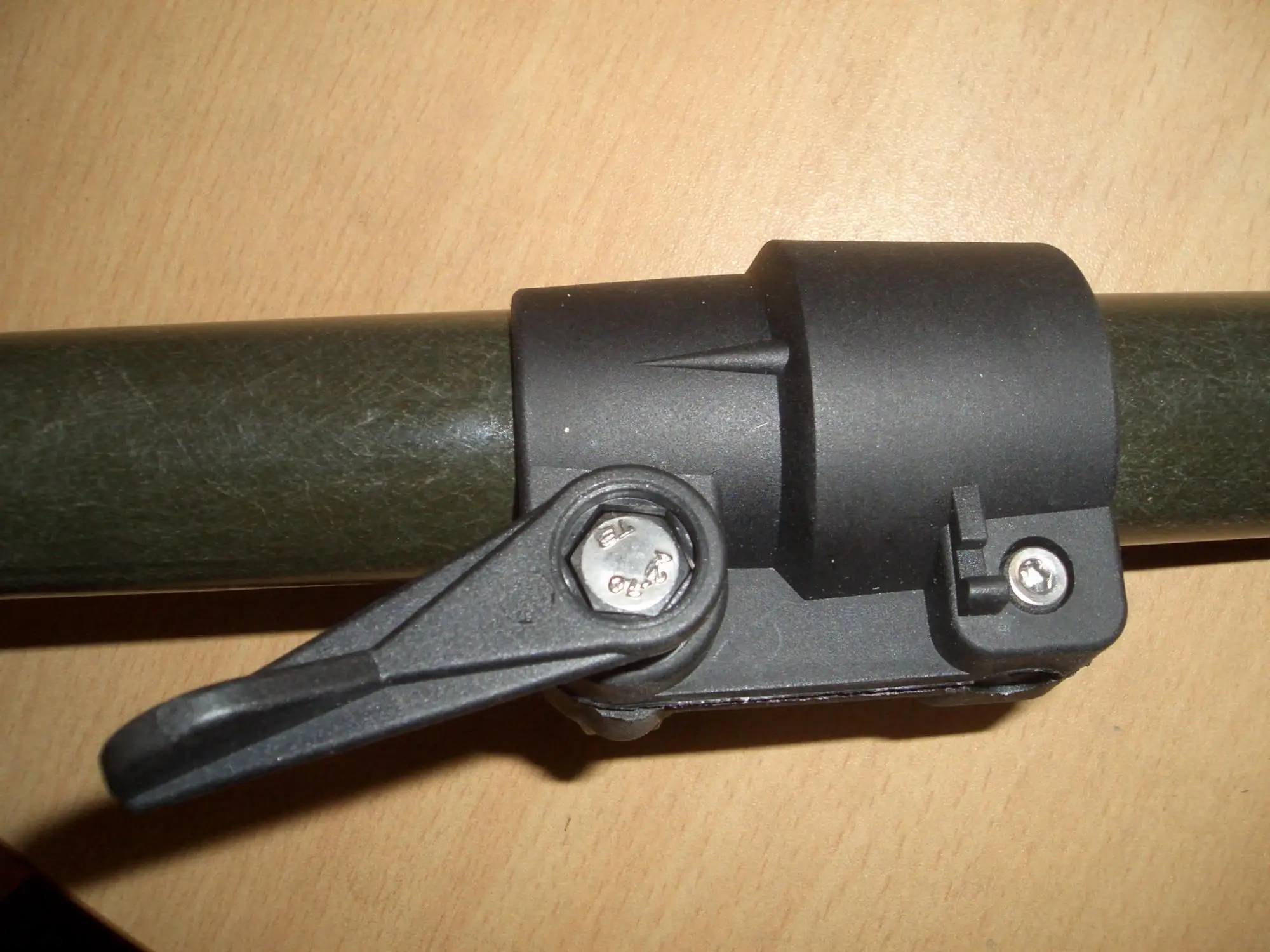 
telescopic extension poles 