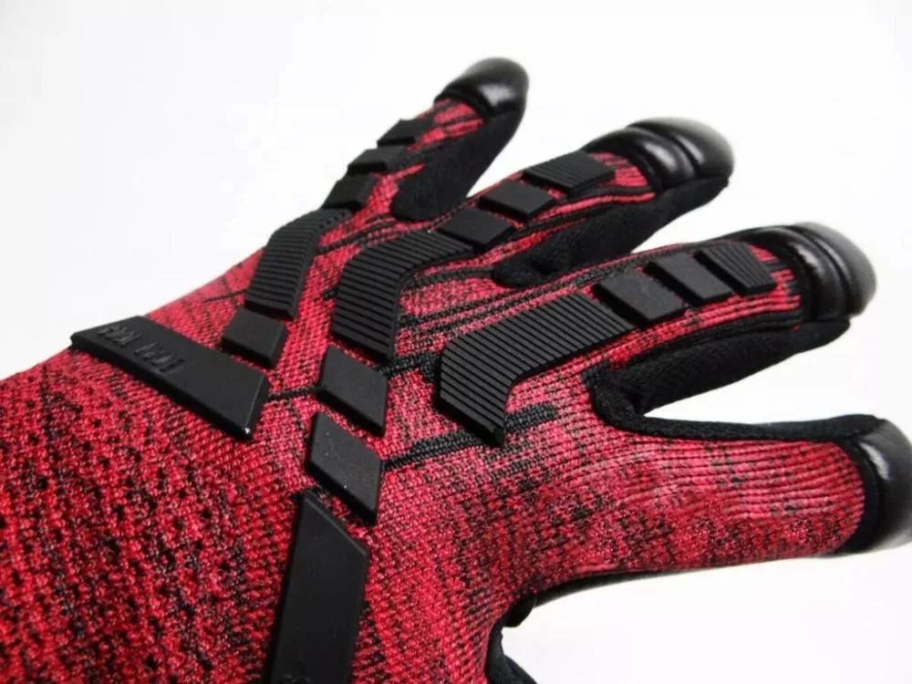Wholesale punch zone protective goalkeeper soccer gloves professional for football training