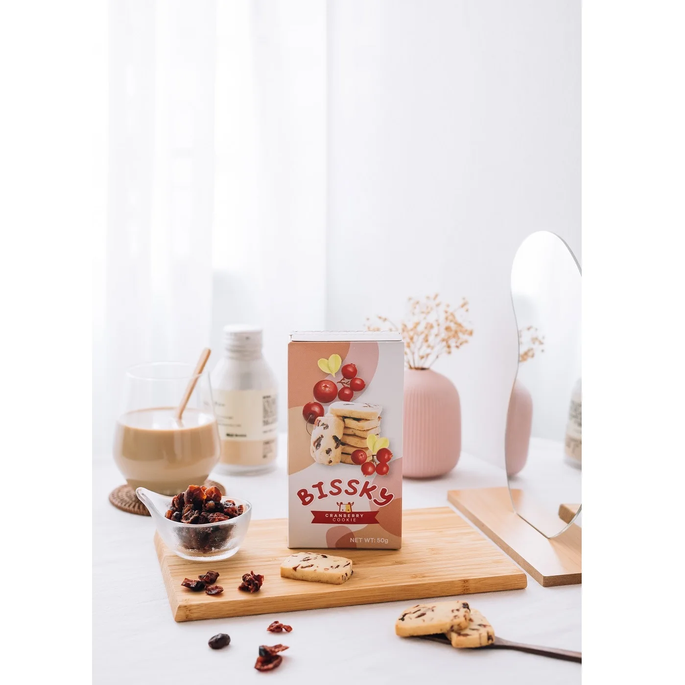 Sweet Taste Cranberry Ordinary Type  Fruity Flavor 50g  Shelf Life 7 Months Packaged Box  Bissky Cranberry Cookies