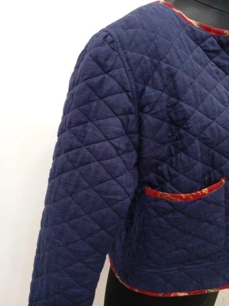 Wholesale Handmade Quilted Jackets With Long Sleeve & Pockets Decor For Women Clothing, Solid Color Jacket For Winter Wear Cost