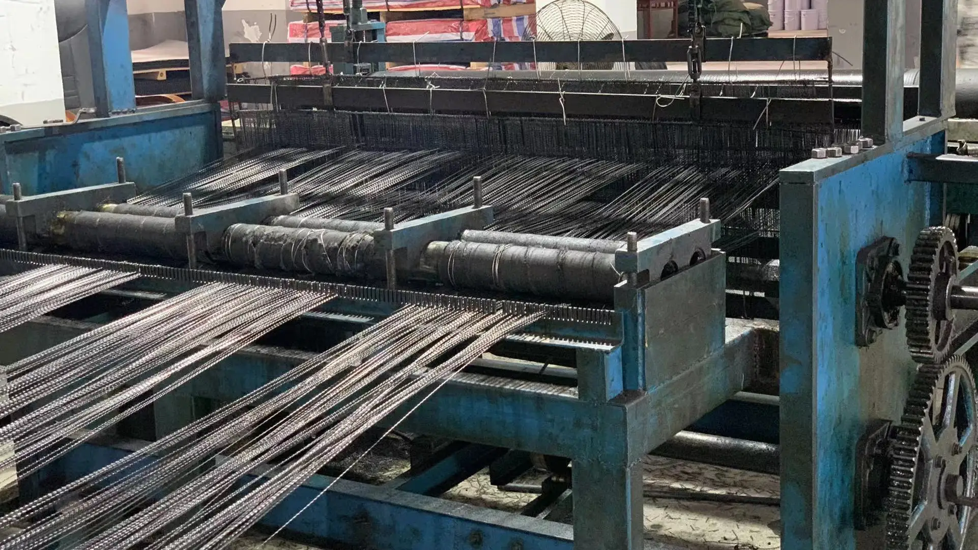 Детали дробилки 65Mn Вибрирующая сетка