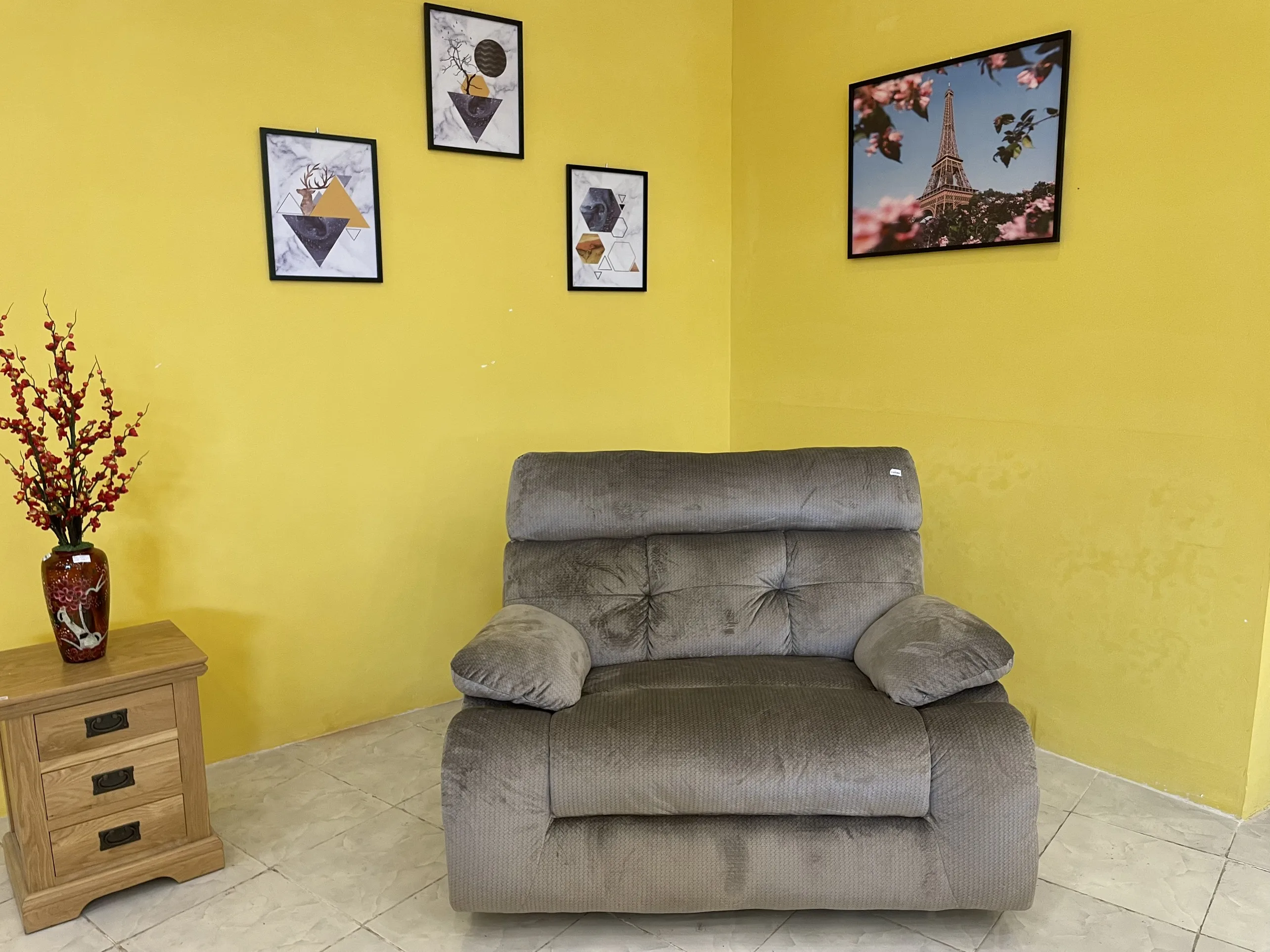 Sofa bed upholstered in velvet fabric with compact assembly design (electrical condition)