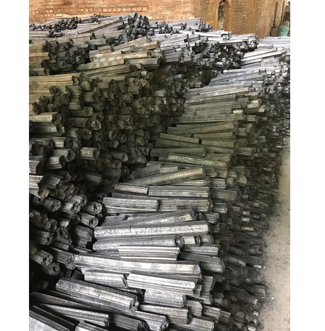 Горячая Распродажа шестиугольные опилки вьетнамский древесный уголь для продажи из Вьетнама натуральное дерево и брикетный