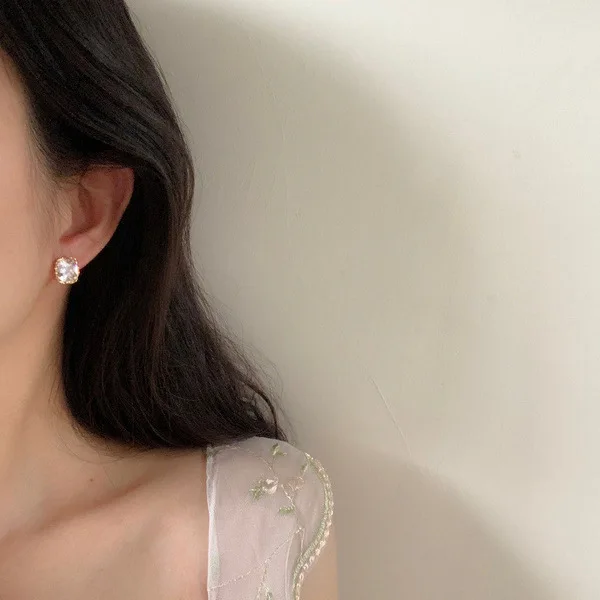 Korean fashion simple design all-match net red with the same square diamond buling 925 silver needle pattern edging earrings