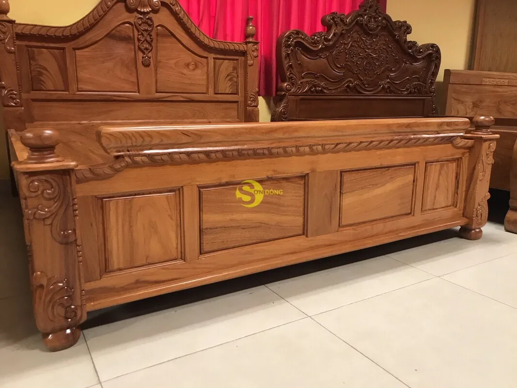 Royal bed 100% red oak